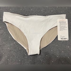 Lululemon Rising Tide Bottom